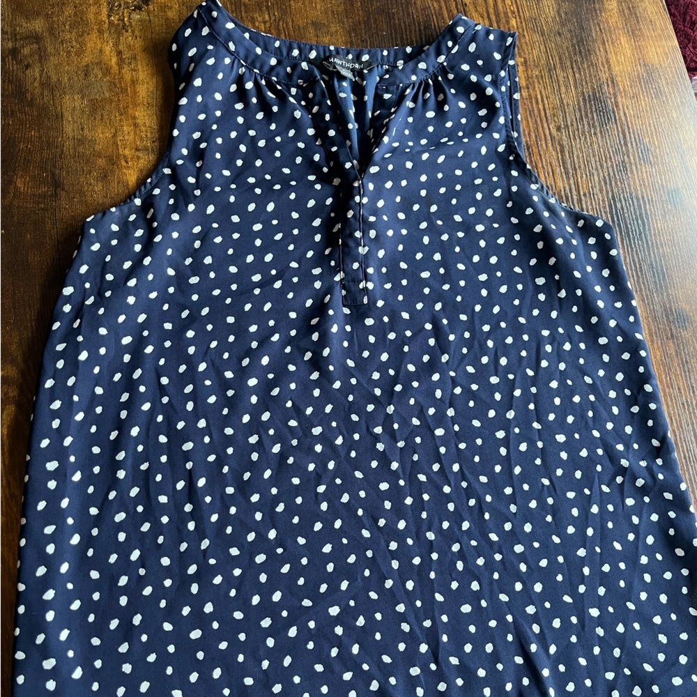 Market & Spruce Split Neck Sleeveless Blouse Sz M EUC Blue & White Polka Dot
